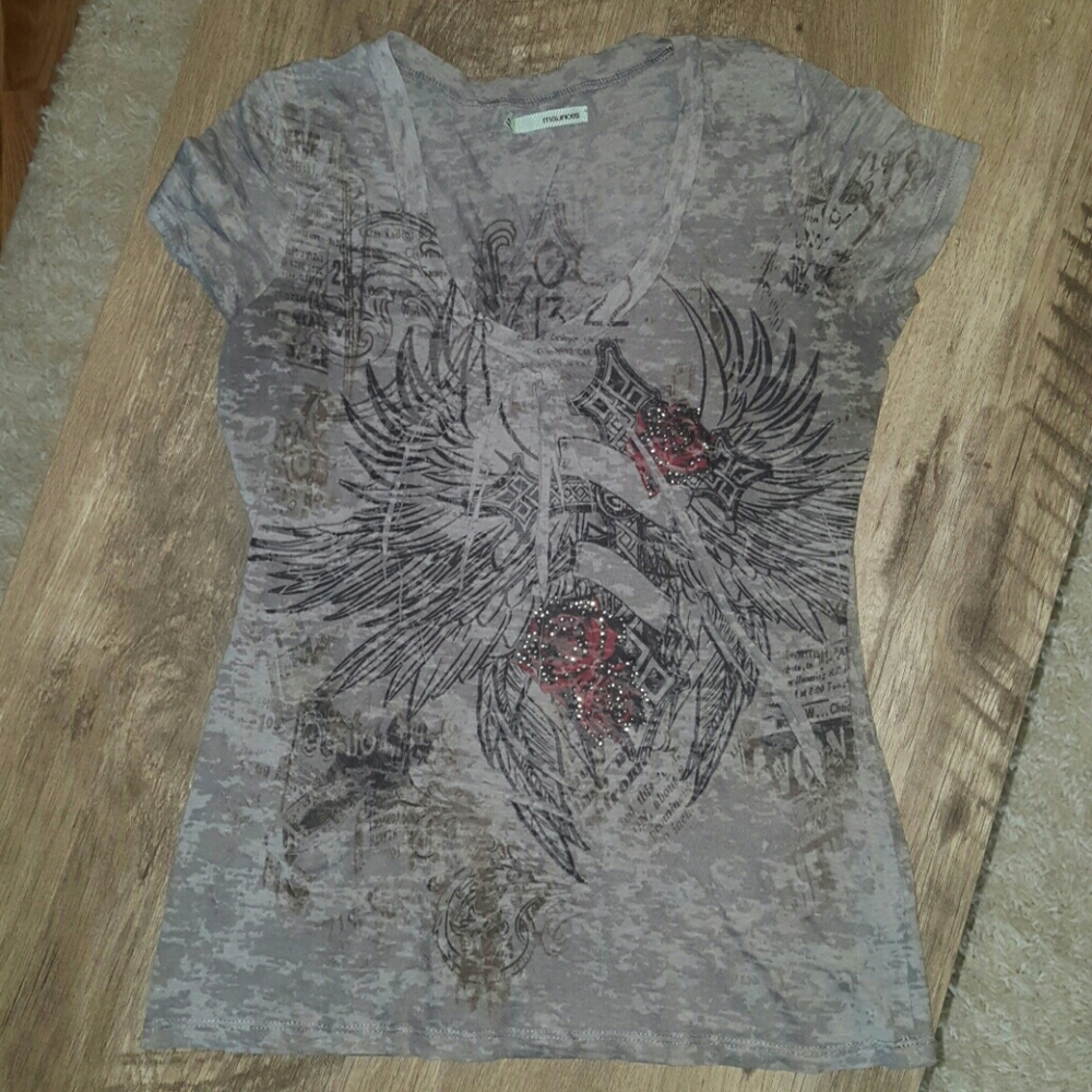 Graphic vneck T